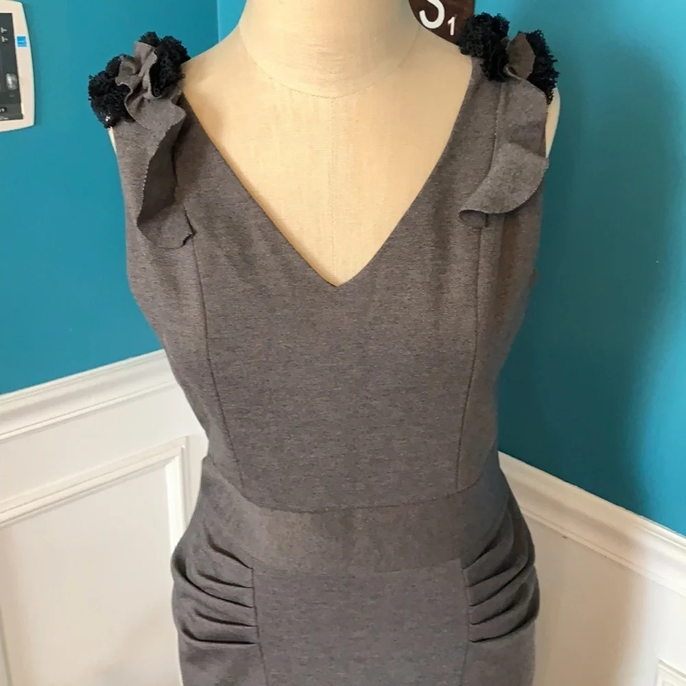 Women’s AYSHA gray v-neck fitted dress 6 - Picture 2 of 4